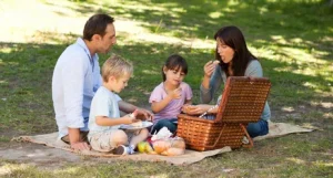 Gambar keluarga berwisata